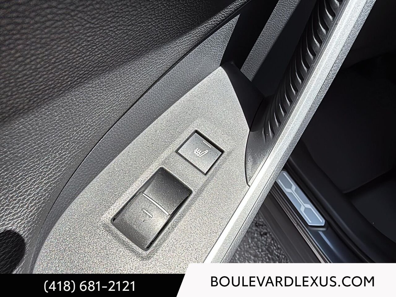 Toyota RAV4 Prime 19826A 2024 Gris Québec - photo #16
