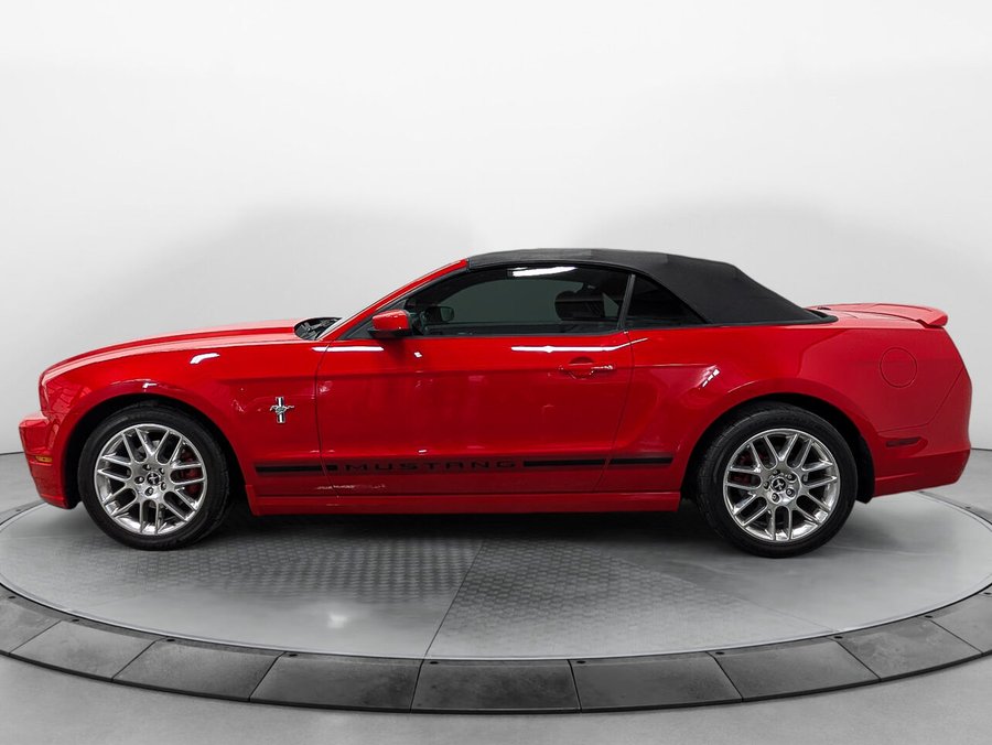 Ford MUSTANG Convertible V6 Premium 1 Propriétaire Manuelle 2014 Rouge