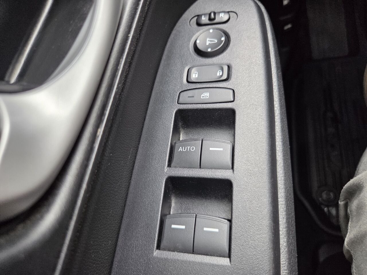 2021 Honda CR-V White Amos - photo #16