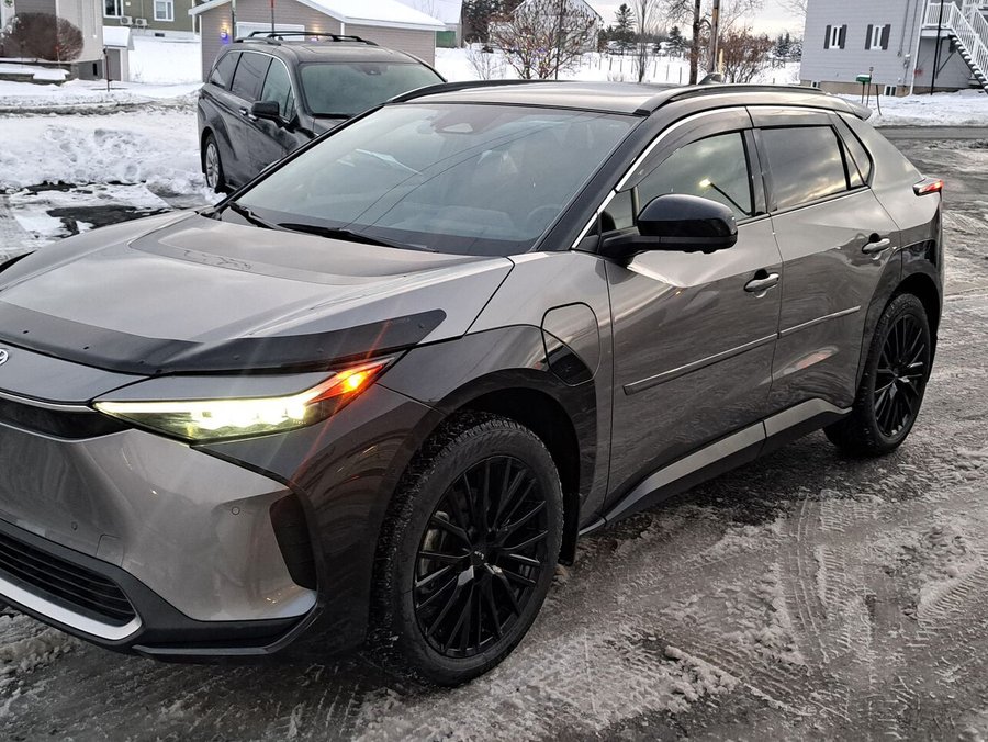 2023 Toyota bZ4X 2023 Heavy Metal with Black