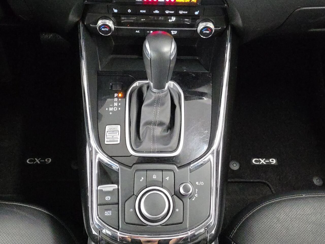 Mazda CX-9 GS-L TI, 7 passagers, Apple carplay, Toit ouvrant, volant chauffant 2023 Blanc Val-David - photo #11