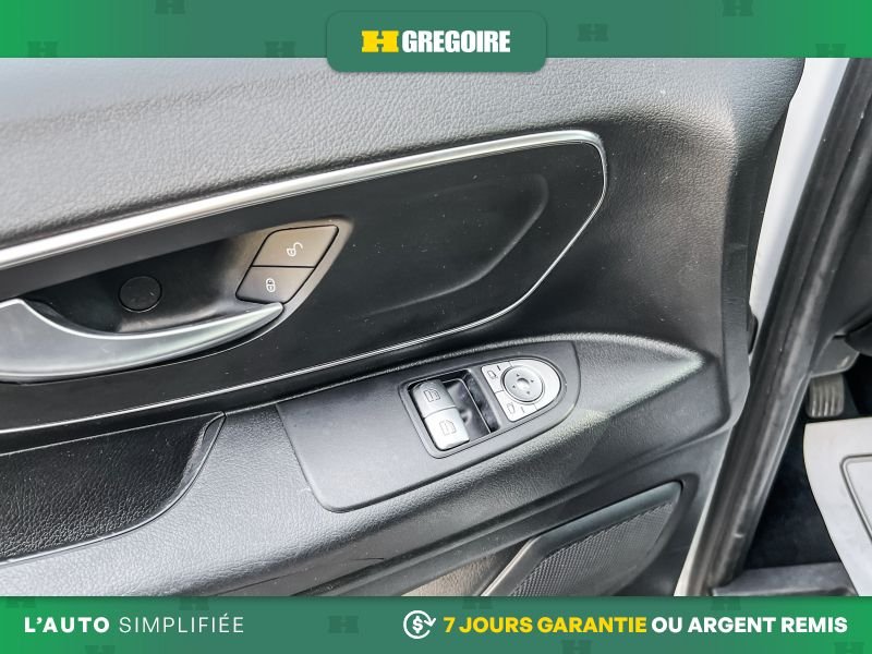 Mercedes Benz Metris 2022 Blanc Laval - photo #16