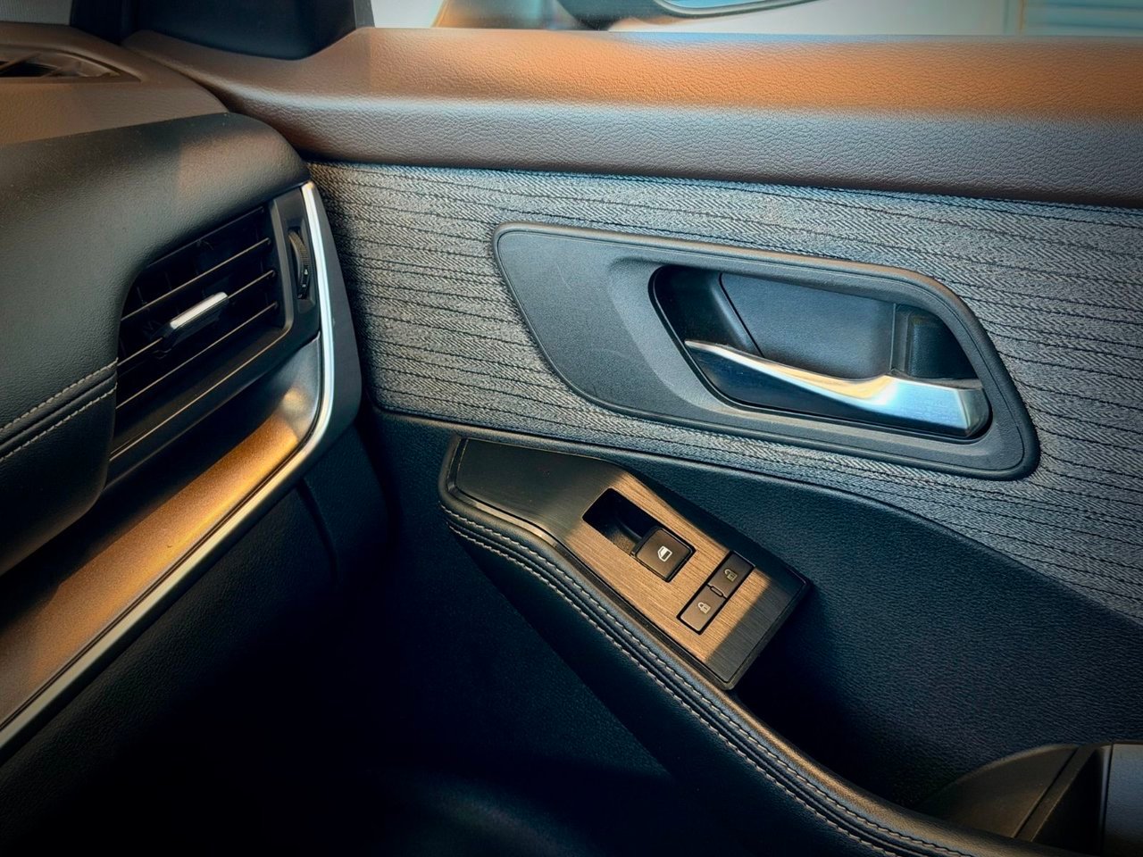 2023 Nissan Rogue Black Notre-Dame-des-Prairies - photo #29