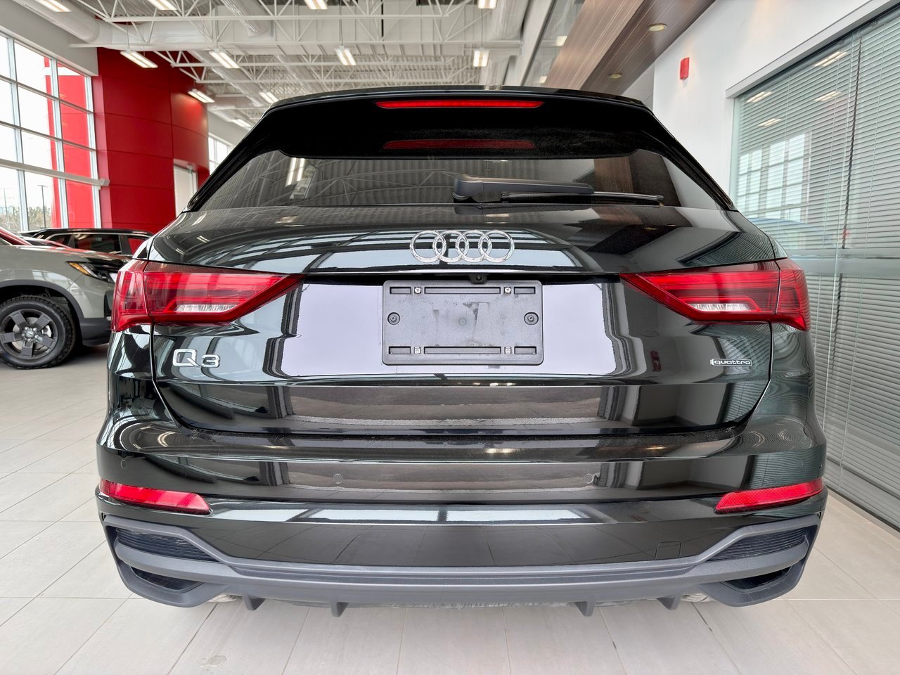 2023 Audi Q3 Black Notre-Dame-des-Prairies - photo #9