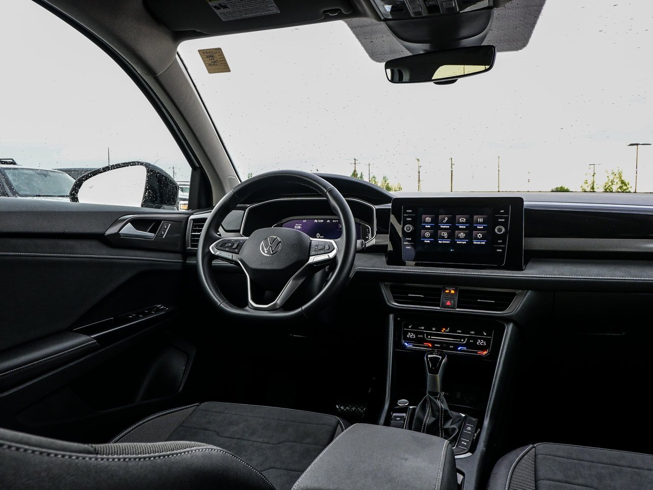 2026 Volkswagen Taos Comfortline Black Edition 4MOTION White Sherwood Park - photo #29