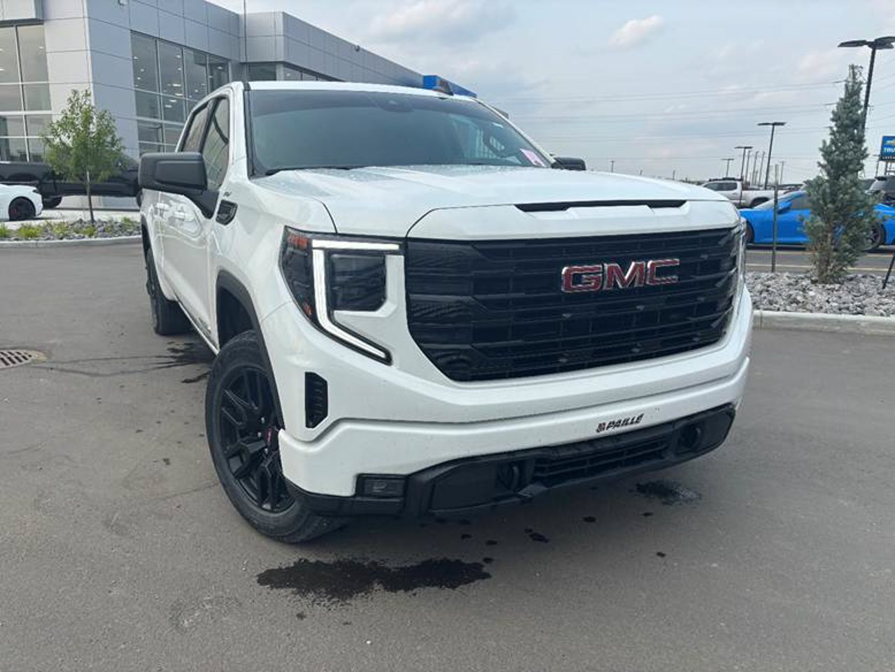 2024 GMC Sierra 1500 4WD Crew Cab 157 Elevation White Sherwood Park - photo #1