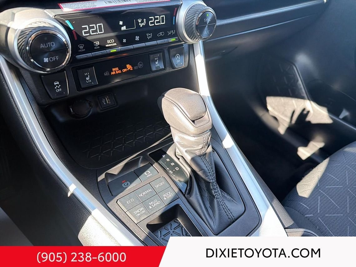 2024 Toyota RAV4 Power Sunroof, Heated Seats, Alloy Wheels, Heated Steering Wheel, Bluetooth White Mississauga - photo #26