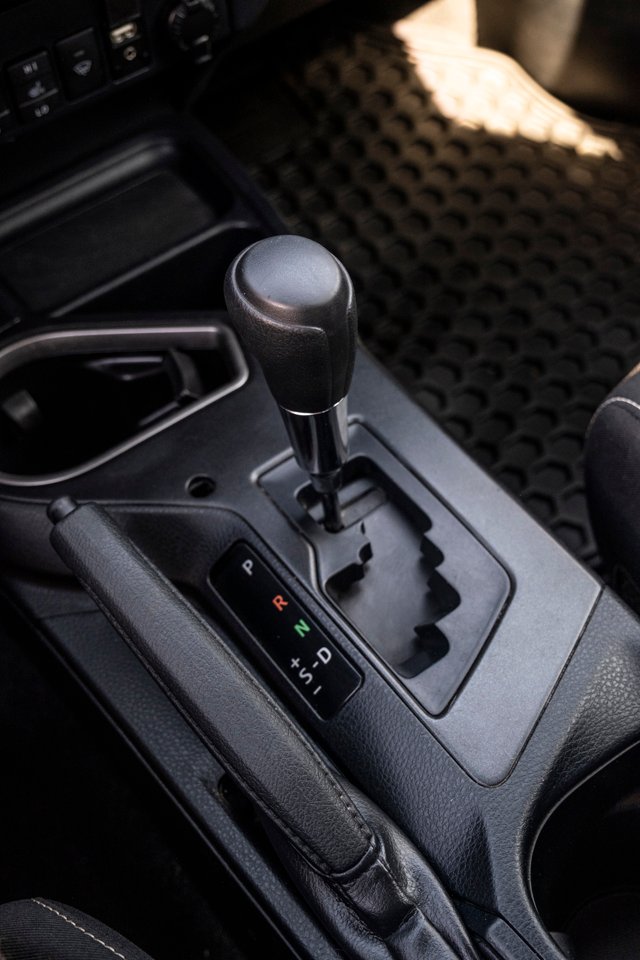 Toyota RAV4 2018 Gris Gatineau - photo #17