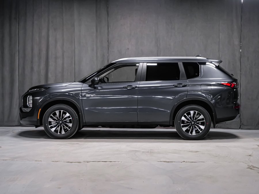 2026 Mitsubishi Outlander Plug-In Hybrid LE Graphite Grey Metallic