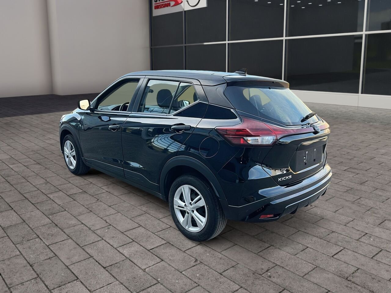 2024 Nissan Kicks S Black Québec - photo #3