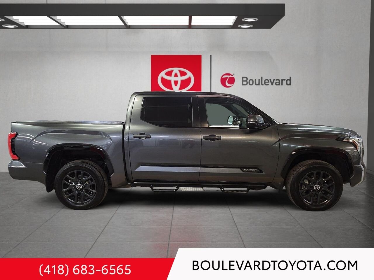 Toyota Tundra 531782-43 | PLATINUM CREWMAX, 4X4 2024 Gris magnétique métallisé Québec - photo #2