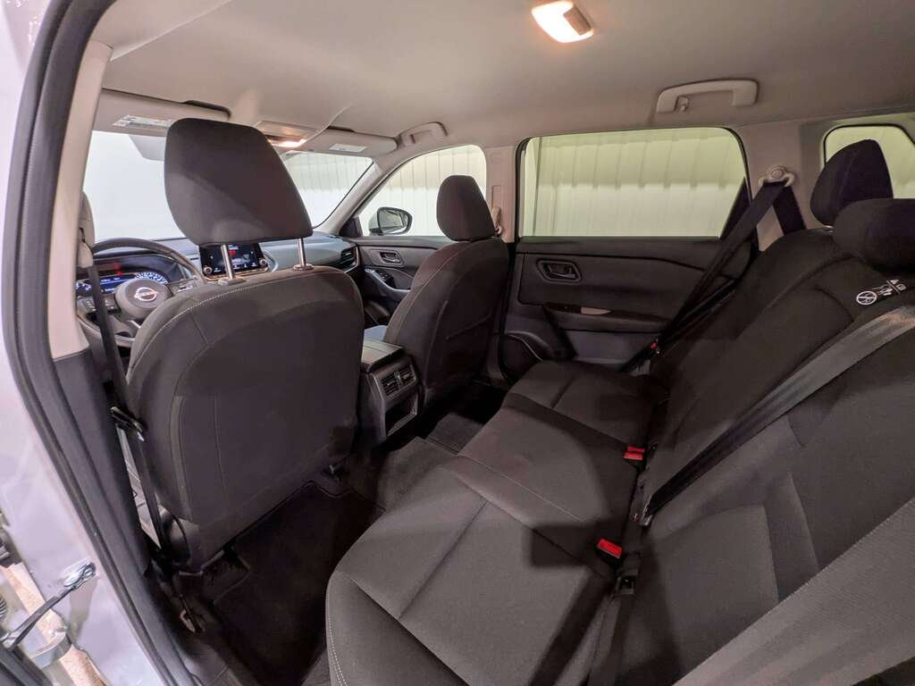 2024 Nissan Rogue AWD SV Moonroof White Val-David - photo #10