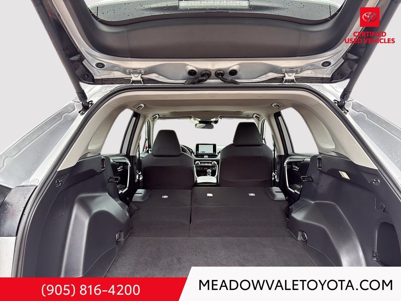 2025 Toyota RAV4 Heated steering wheel, Back-up Camera, Power moonroof, power liftgate Silver Mississauga - photo #21