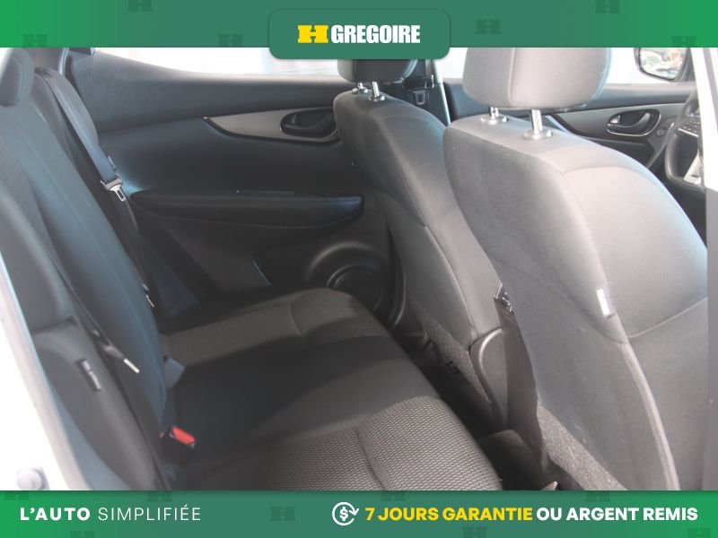 Nissan Qashqai 2023 Blanc Laval - photo #26