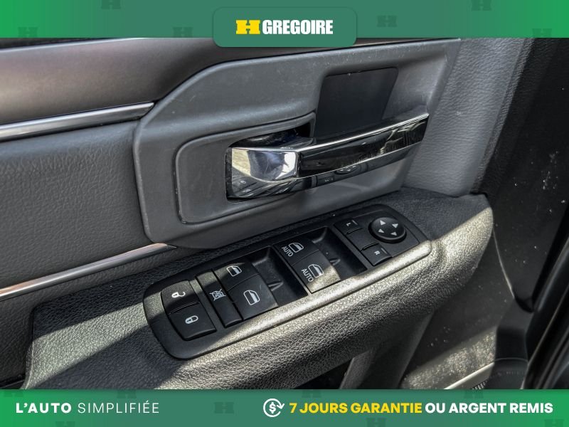 Ram 1500 D26061 | SLT 2023 Gris Laval - photo #16