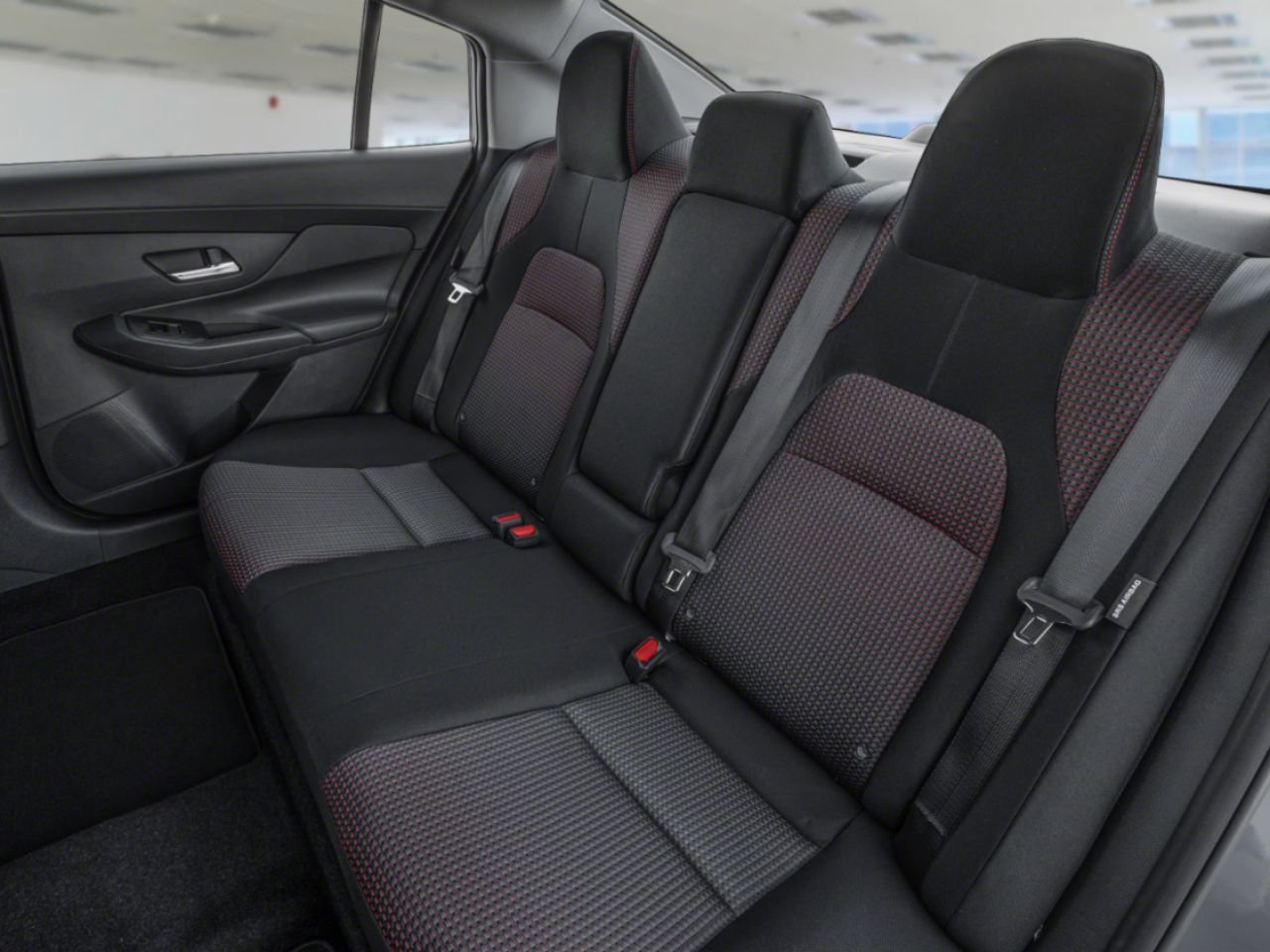 2026 Nissan Sentra Aspen White TriCoat/Super Black Saint-Basile-le-Grand - photo #8