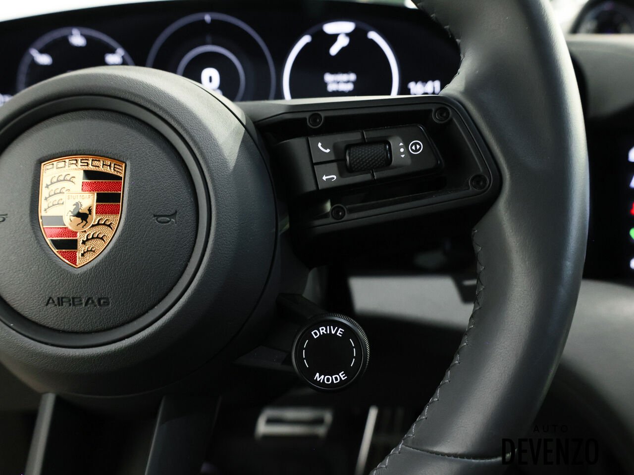 2022 Porsche Taycan Grey Saint-Eustache - photo #14
