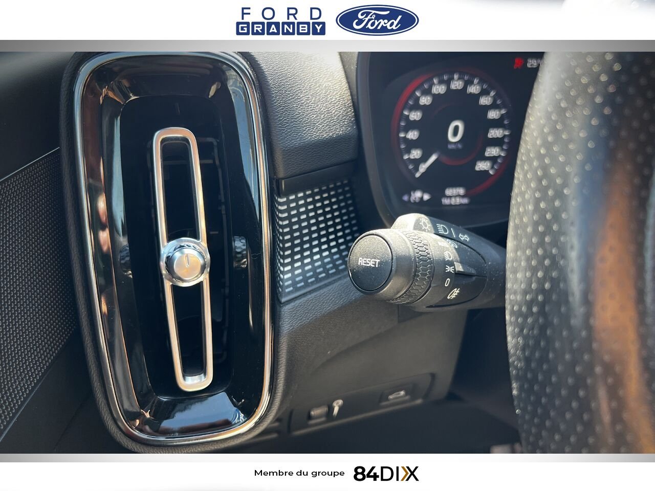 2021 Volvo XC40 Black Granby - photo #19