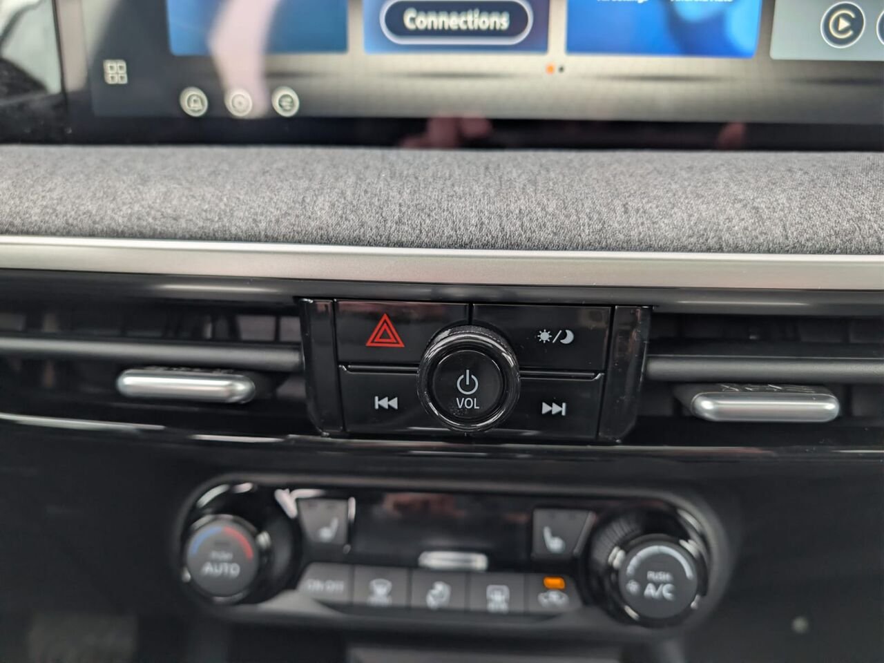 NISSAN Kicks KICKS SV PRIVIL GE 2026 Bronze canyon métallisé Châteauguay - photo #18