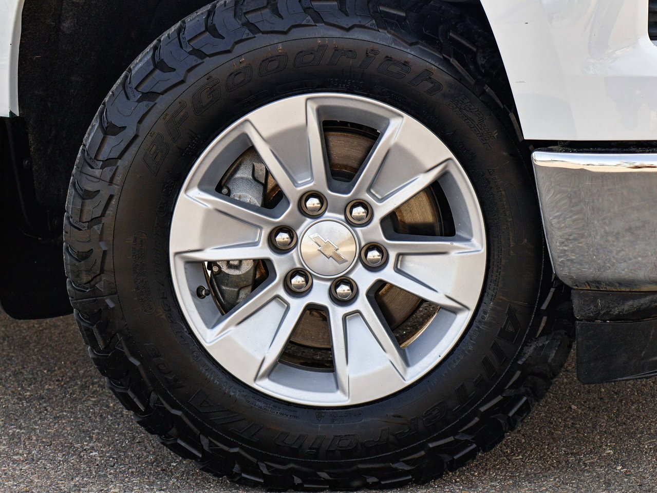 2025 Chevrolet Silverado 1500 4WD Crew Cab 147 LT White Sherwood Park - photo #5