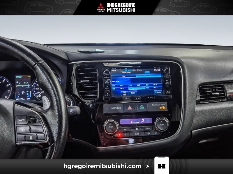 2016 Mitsubishi Outlander White Laval - photo #27