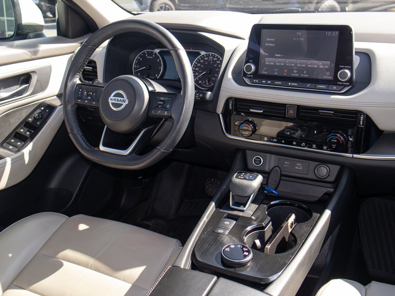 2021 Nissan Rogue AWD SV White Sherwood Park - photo #30
