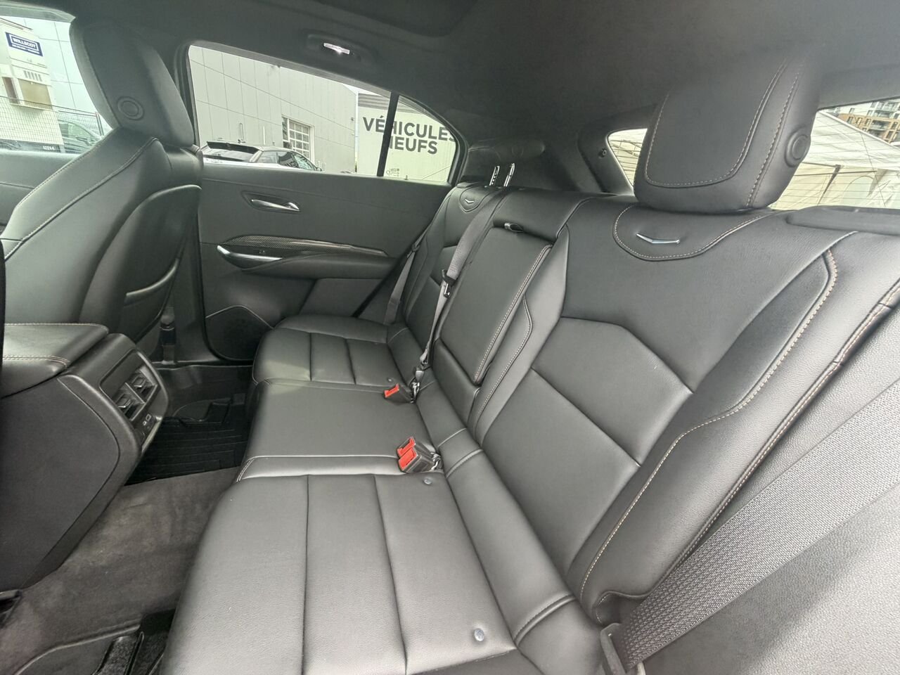 2019 Cadillac XT4 SPORT AWD Orange Laval - photo #18