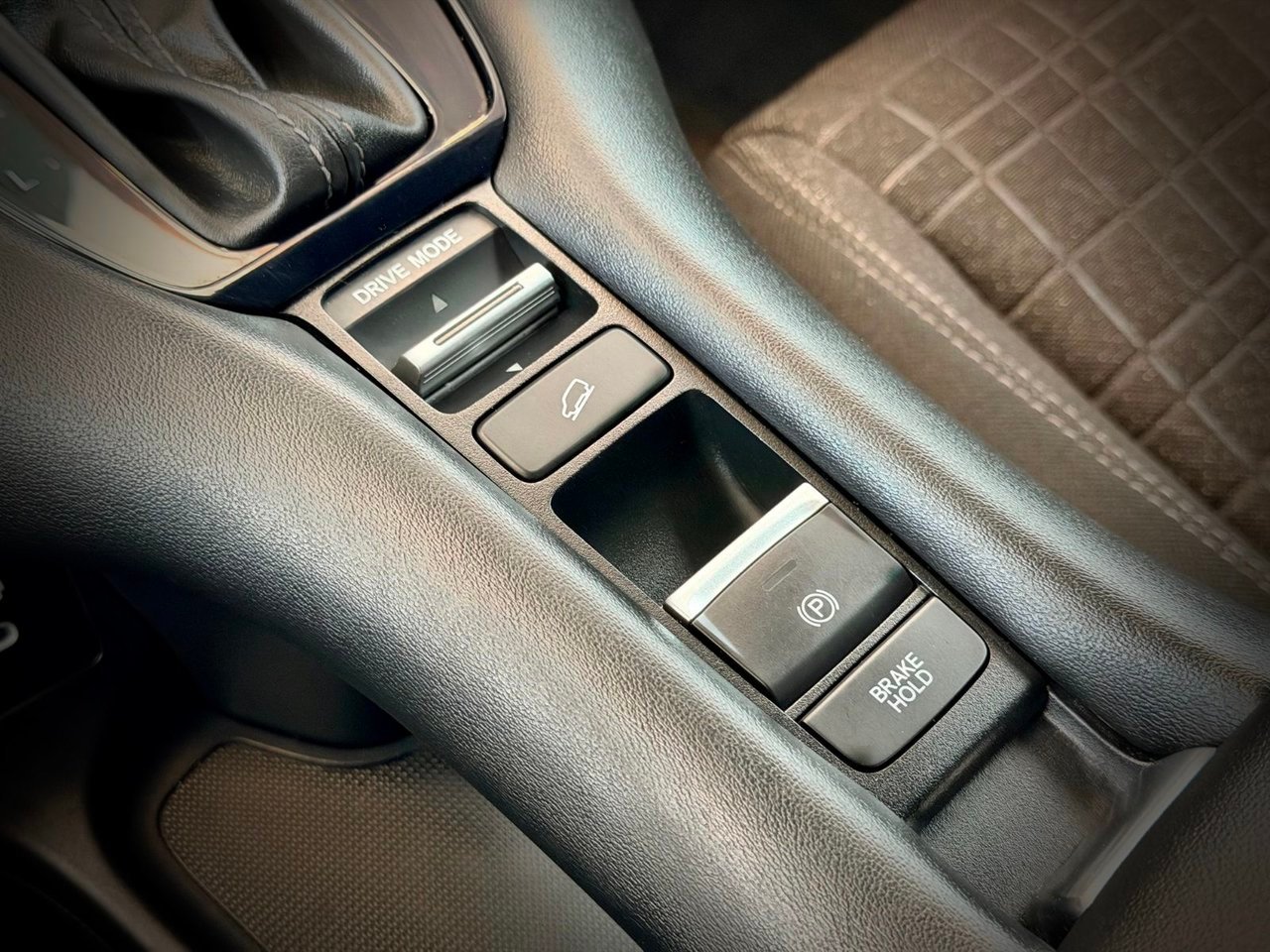 2025 Honda HR-V Silver Notre-Dame-des-Prairies - photo #31