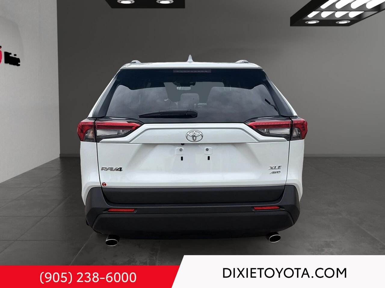 2023 Toyota RAV4 XLE PREMIUM AWD / HEATED SEATS / MOONROOF / LEATHER SURFACE / CARPLAY AND ANDROID AUTO Wind Chill Pearl Mississauga - photo #4