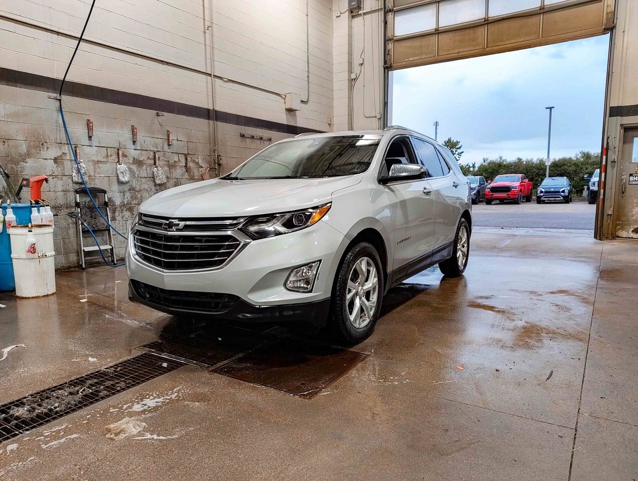 2021 Chevrolet Equinox AWD 4dr Premier Grey Sherwood Park - photo #3