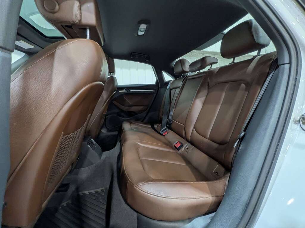 Audi A3 Sedan 2.0 TFSI quattro Komfort 2018 Blanc Val-David - photo #10