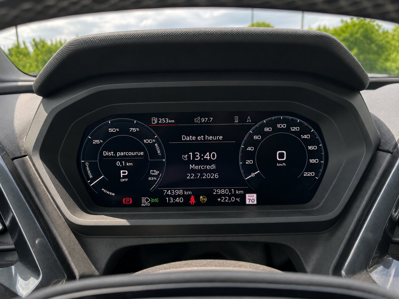 Audi Q4 e-tron 2023 Gris Granby - photo #18