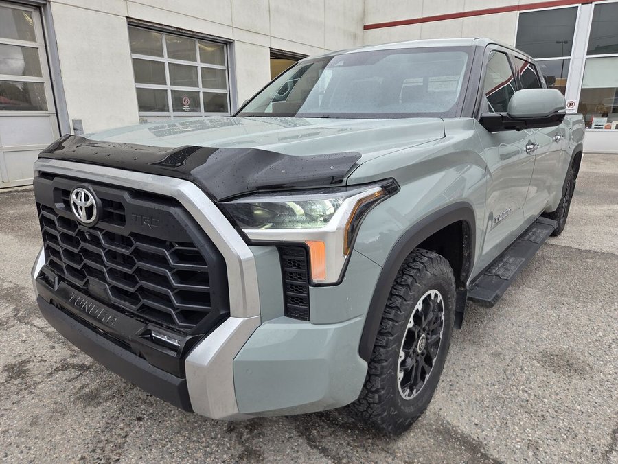 Toyota TUNDRA 2023 2023 Roche lunaire