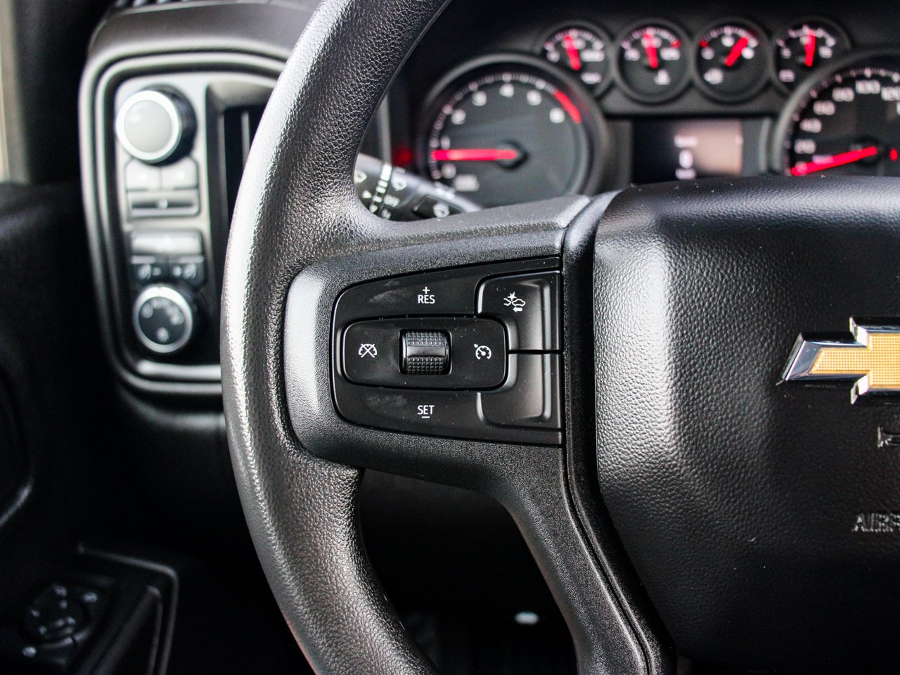 2024 Chevrolet Silverado 2500HD 4WD Crew Cab 159 Custom White Sherwood Park - photo #18