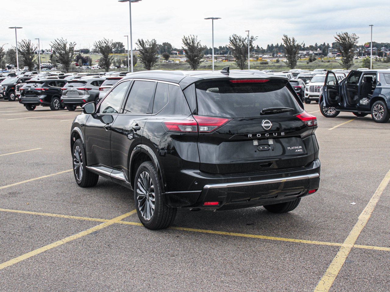2024 Nissan Rogue AWD Platinum Black Sherwood Park - photo #5