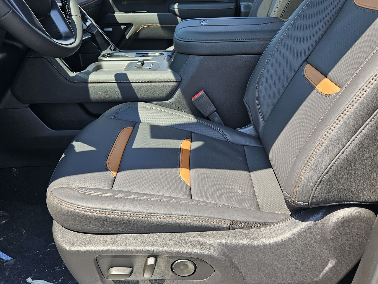 GMC Sierra 2500HD AT4 cabine multiplace 4RM 159 po 2026 Noir onyx Thetford Mines - photo #14