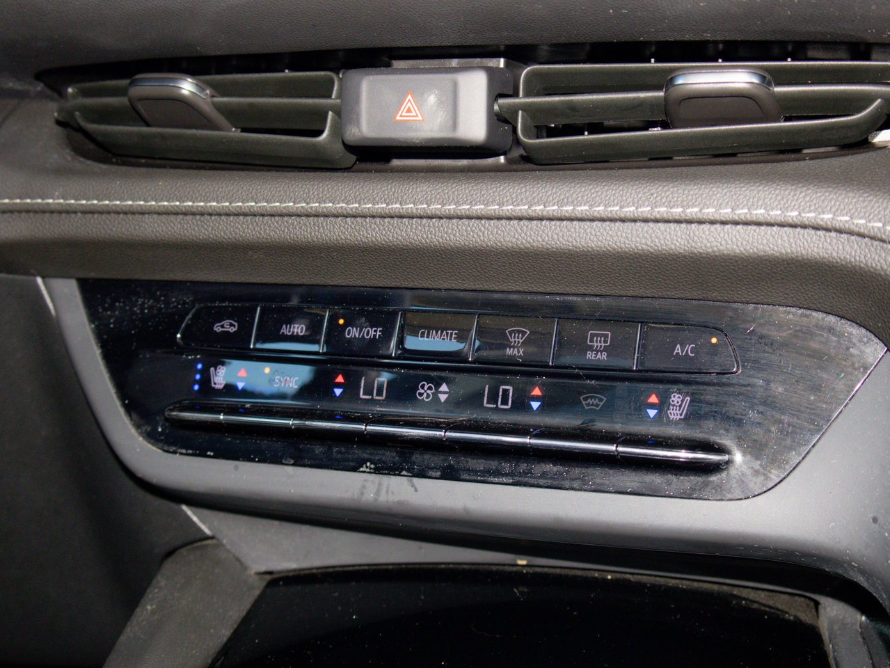 2023 Buick Envision AWD 4dr Avenir Grey Sherwood Park - photo #28