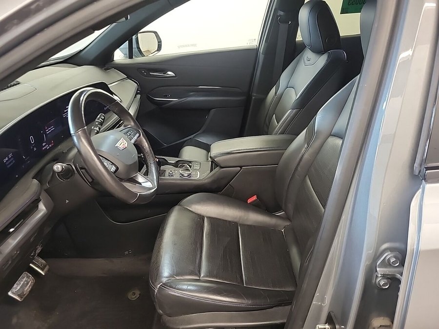 2024 Cadillac XT4 2024 Grey