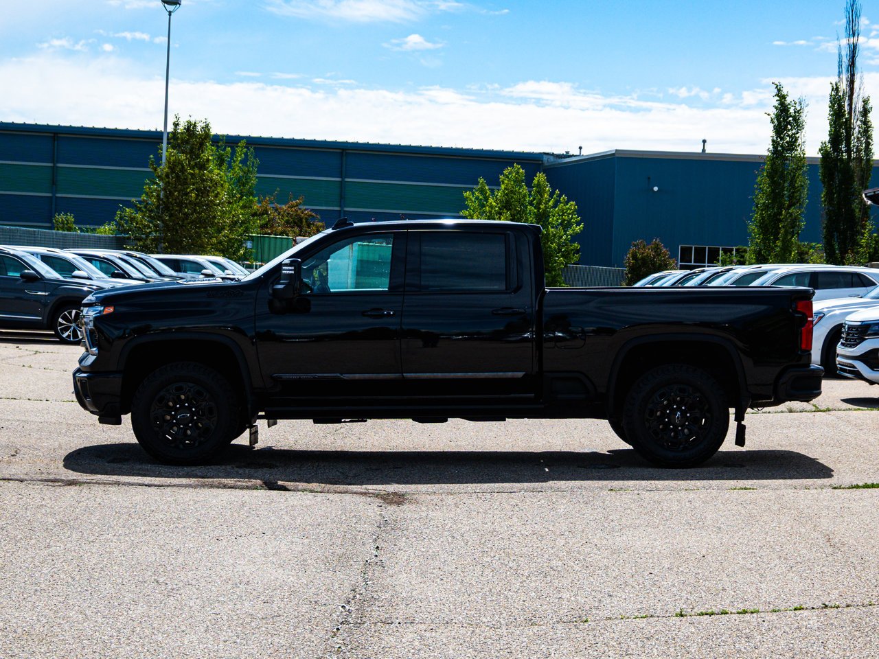 2024 Chevrolet Silverado 3500HD 4WD Crew Cab 159 High Country Black Sherwood Park - photo #9