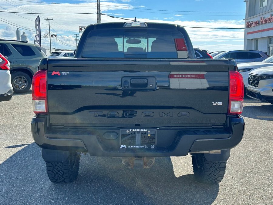 Toyota TACOMA DBL CAB SR5/TRD 2017 2017 Noir