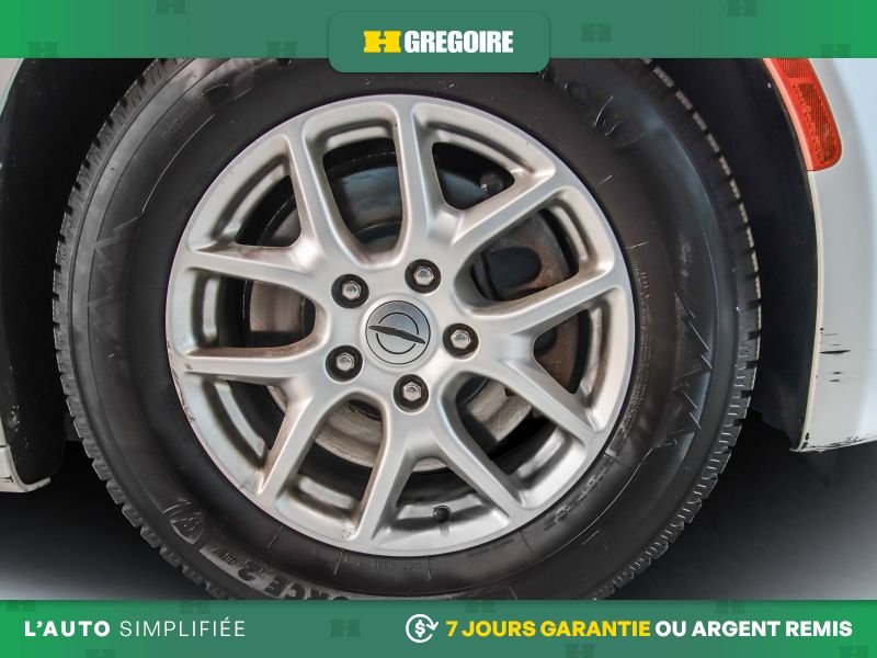 2023 Chrysler Grand Caravan White Laval - photo #7