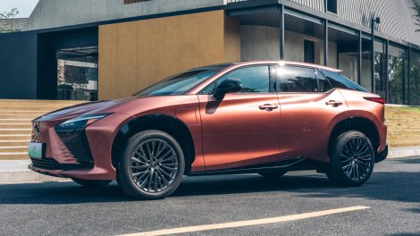 Lexus RZ 2025 : l’électrique selon Lexus