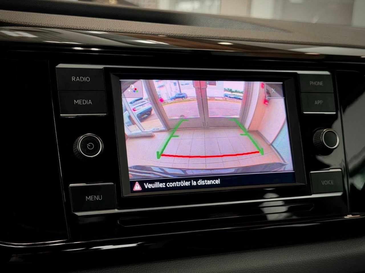 2022 Volkswagen Taos Black Notre-Dame-des-Prairies - photo #25