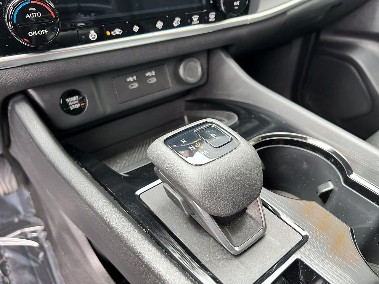2024 Nissan ROGUE S TRACTION INTEGRALE Red Québec - photo #14
