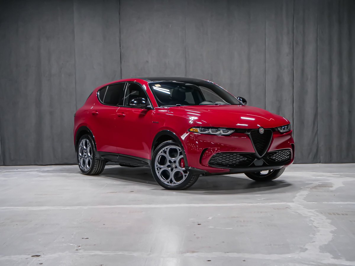 2024 Alfa Romeo Tonale VELOCE Red Montreal - photo #1