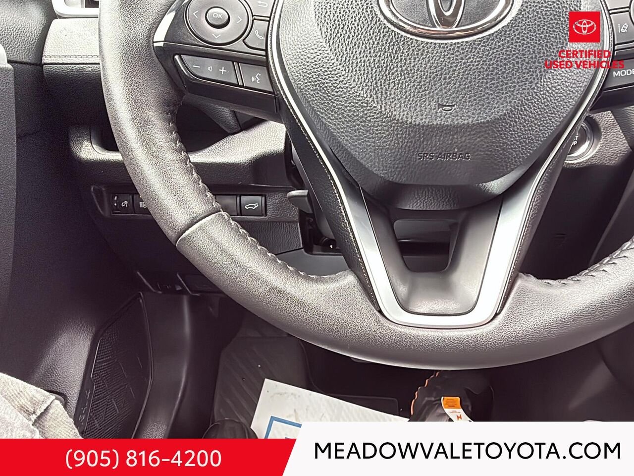 2025 Toyota RAV4 Heated steering wheel, Back-up Camera, Power moonroof, power liftgate Silver Mississauga - photo #12