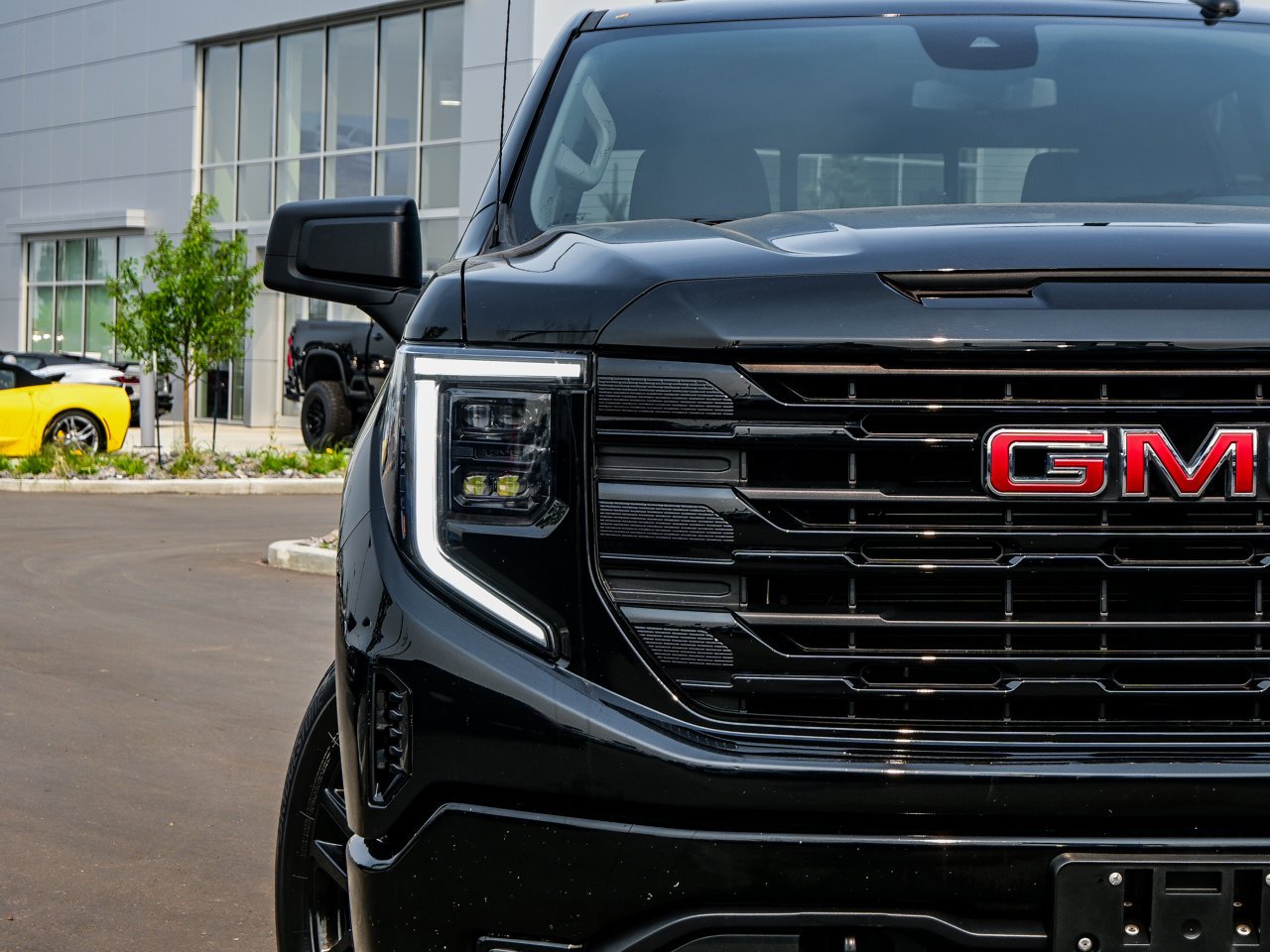 2024 GMC Sierra 1500 4WD Crew Cab 147 Elevation Black Sherwood Park - photo #4