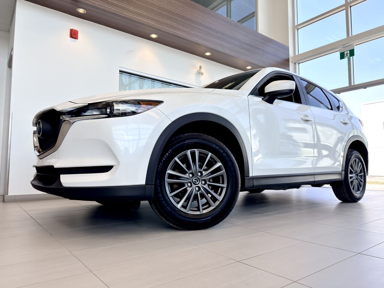 2017 Mazda CX-5 White Notre-Dame-des-Prairies - photo #1