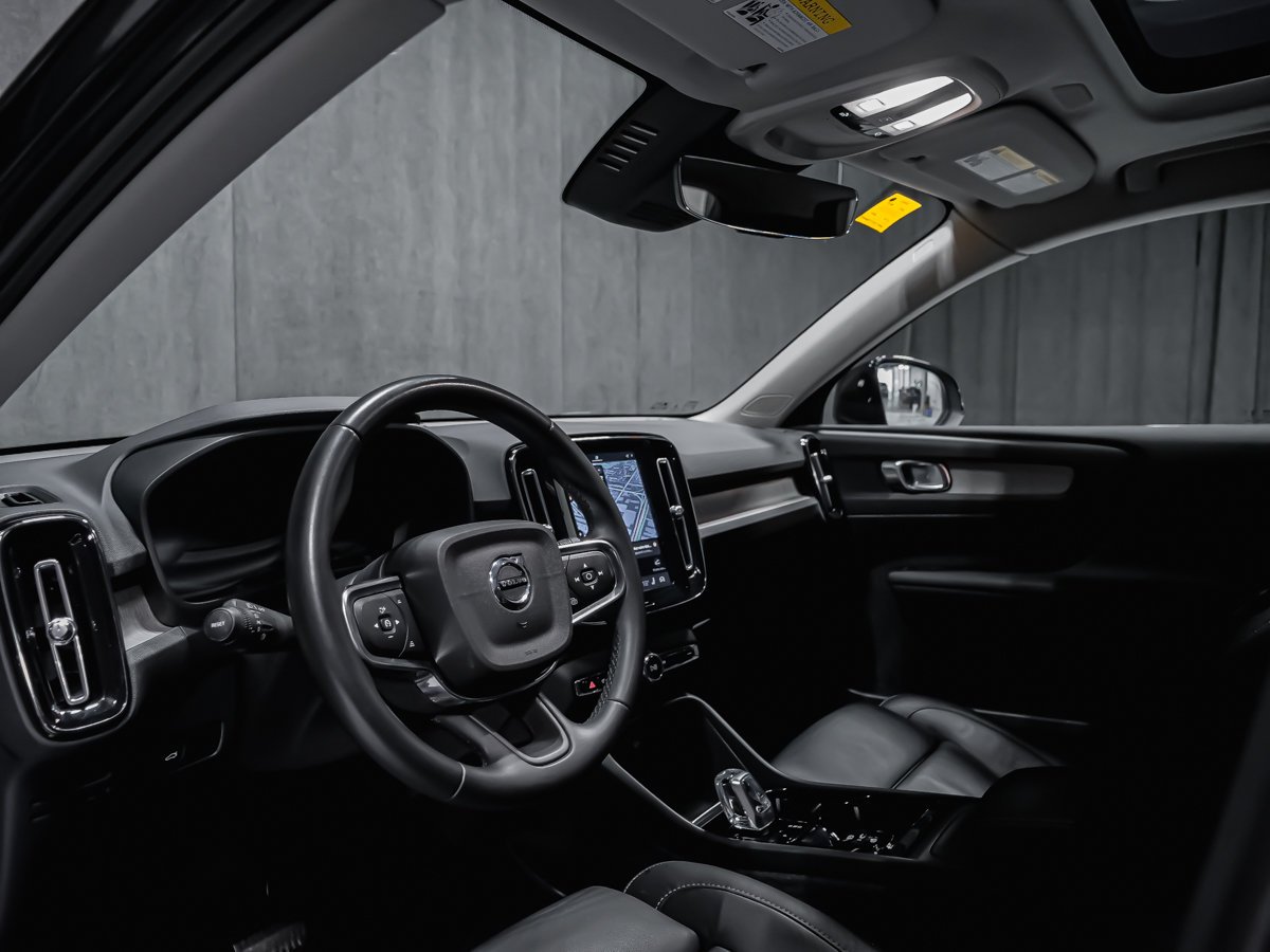 Volvo XC40 B5 PLUS DARK 2023 Noir Montréal - photo #5