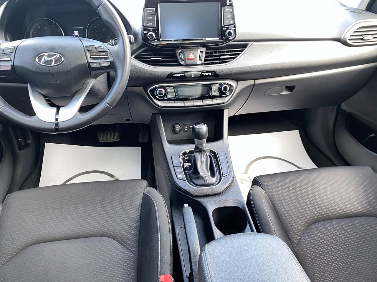 2018 Hyundai Elantra GT VIN KMHH35LE3JU007643 White Baie-Comeau - photo #6